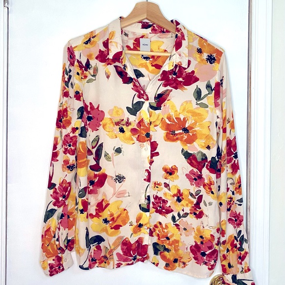 ICHI Tops - 🌸ICHI🌸 Floral Blouse
